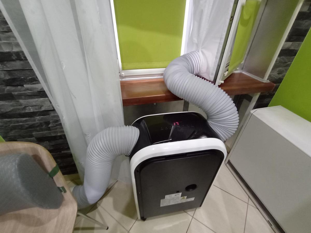 APARTAMENT VENGE -CAŁE MIESZKANIE 46m2 NA WYŁĄCZNOŚĆ - Z JEDNĄ SYPIALNIĄ I JEDNYM SYPIALNO-SALONEM -3 PIĘTRO BEZ WINDY- REZERWACJA BEZ KARTY KREDYTOWEJ-KLIMATYZACJA-NETFLIX-2 ŁÓŻECZKA DZIECIĘCE-ŚNIADANIE XXL 30zł Breslavia Exterior foto