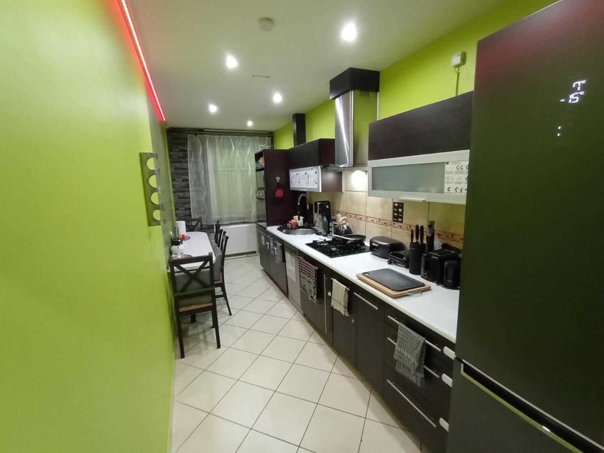 APARTAMENT VENGE -CAŁE MIESZKANIE 46m2 NA WYŁĄCZNOŚĆ - Z JEDNĄ SYPIALNIĄ I JEDNYM SYPIALNO-SALONEM -3 PIĘTRO BEZ WINDY- REZERWACJA BEZ KARTY KREDYTOWEJ-KLIMATYZACJA-NETFLIX-2 ŁÓŻECZKA DZIECIĘCE-ŚNIADANIE XXL 30zł Breslavia Exterior foto