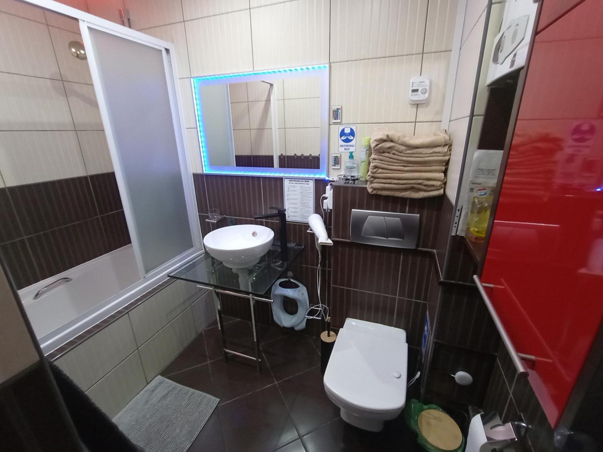 APARTAMENT VENGE -CAŁE MIESZKANIE 46m2 NA WYŁĄCZNOŚĆ - Z JEDNĄ SYPIALNIĄ I JEDNYM SYPIALNO-SALONEM -3 PIĘTRO BEZ WINDY- REZERWACJA BEZ KARTY KREDYTOWEJ-KLIMATYZACJA-NETFLIX-2 ŁÓŻECZKA DZIECIĘCE-ŚNIADANIE XXL 30zł Breslavia Exterior foto