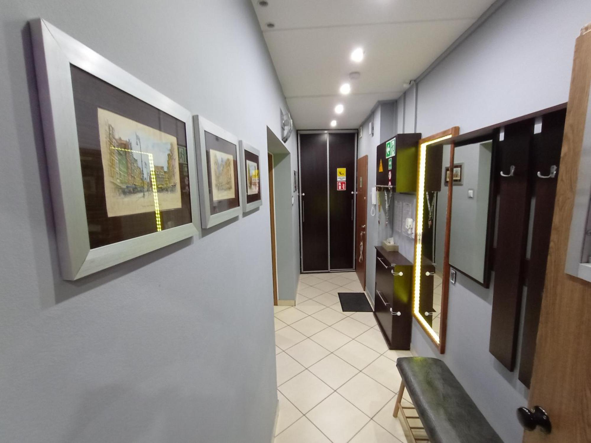 APARTAMENT VENGE -CAŁE MIESZKANIE 46m2 NA WYŁĄCZNOŚĆ - Z JEDNĄ SYPIALNIĄ I JEDNYM SYPIALNO-SALONEM -3 PIĘTRO BEZ WINDY- REZERWACJA BEZ KARTY KREDYTOWEJ-KLIMATYZACJA-NETFLIX-2 ŁÓŻECZKA DZIECIĘCE-ŚNIADANIE XXL 30zł Breslavia Exterior foto