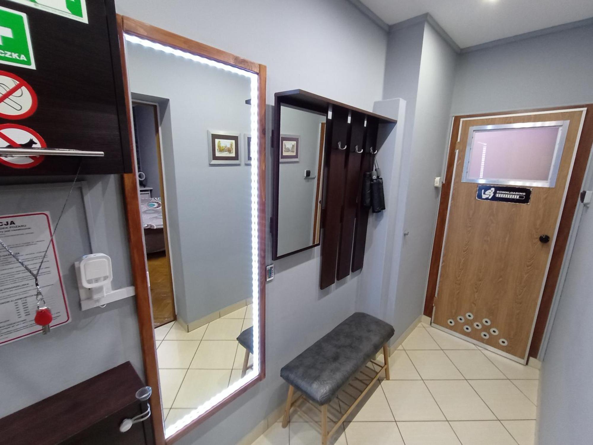APARTAMENT VENGE -CAŁE MIESZKANIE 46m2 NA WYŁĄCZNOŚĆ - Z JEDNĄ SYPIALNIĄ I JEDNYM SYPIALNO-SALONEM -3 PIĘTRO BEZ WINDY- REZERWACJA BEZ KARTY KREDYTOWEJ-KLIMATYZACJA-NETFLIX-2 ŁÓŻECZKA DZIECIĘCE-ŚNIADANIE XXL 30zł Breslavia Exterior foto