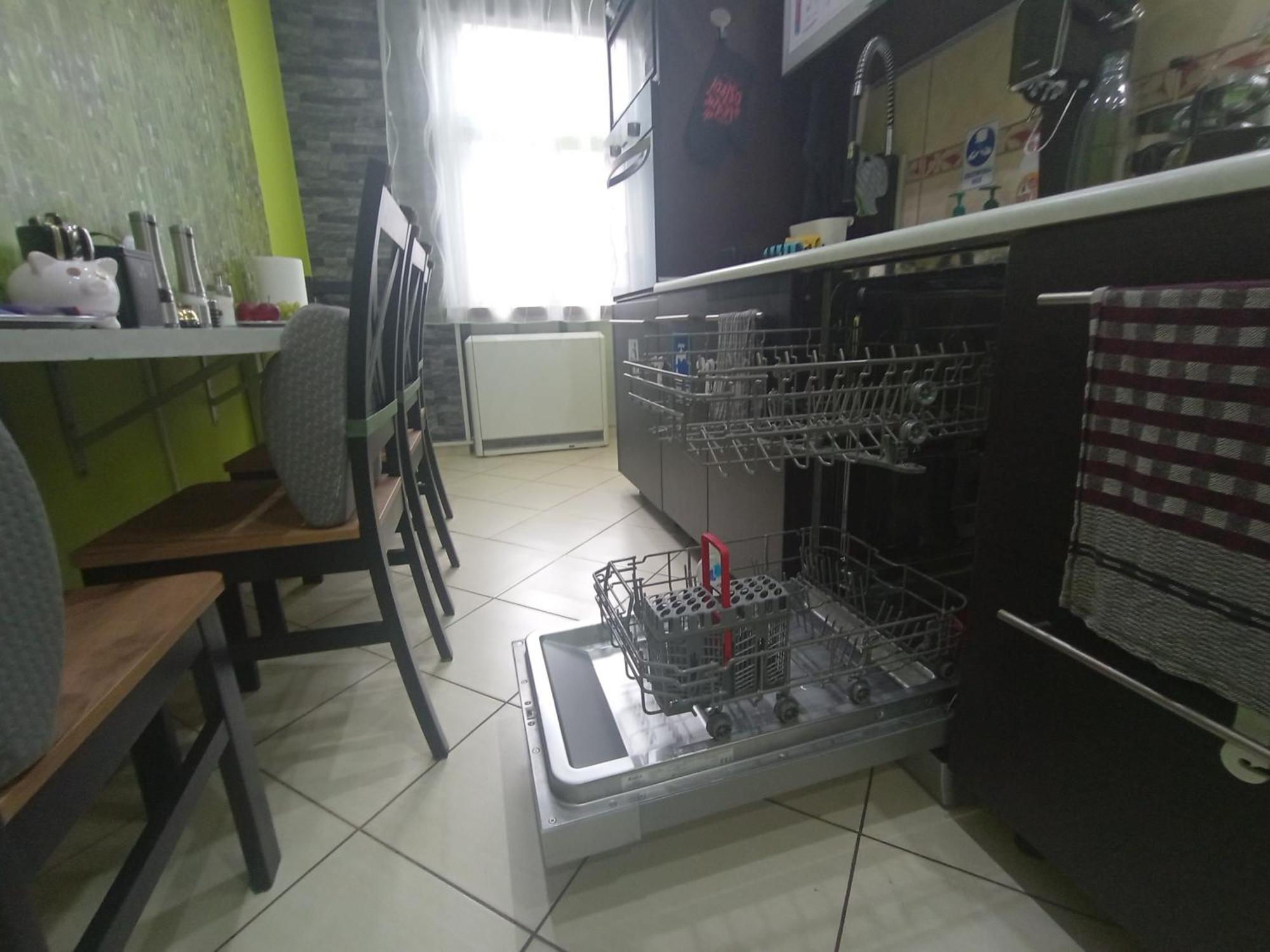 APARTAMENT VENGE -CAŁE MIESZKANIE 46m2 NA WYŁĄCZNOŚĆ - Z JEDNĄ SYPIALNIĄ I JEDNYM SYPIALNO-SALONEM -3 PIĘTRO BEZ WINDY- REZERWACJA BEZ KARTY KREDYTOWEJ-KLIMATYZACJA-NETFLIX-2 ŁÓŻECZKA DZIECIĘCE-ŚNIADANIE XXL 30zł Breslavia Exterior foto