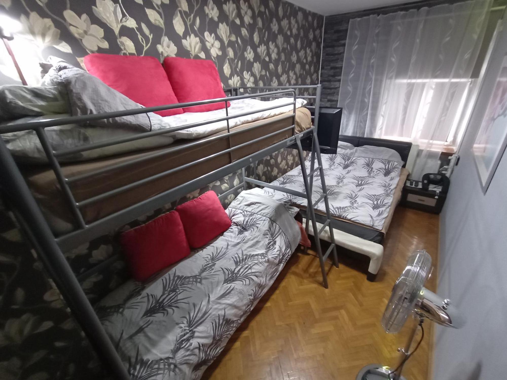 APARTAMENT VENGE -CAŁE MIESZKANIE 46m2 NA WYŁĄCZNOŚĆ - Z JEDNĄ SYPIALNIĄ I JEDNYM SYPIALNO-SALONEM -3 PIĘTRO BEZ WINDY- REZERWACJA BEZ KARTY KREDYTOWEJ-KLIMATYZACJA-NETFLIX-2 ŁÓŻECZKA DZIECIĘCE-ŚNIADANIE XXL 30zł Breslavia Exterior foto
