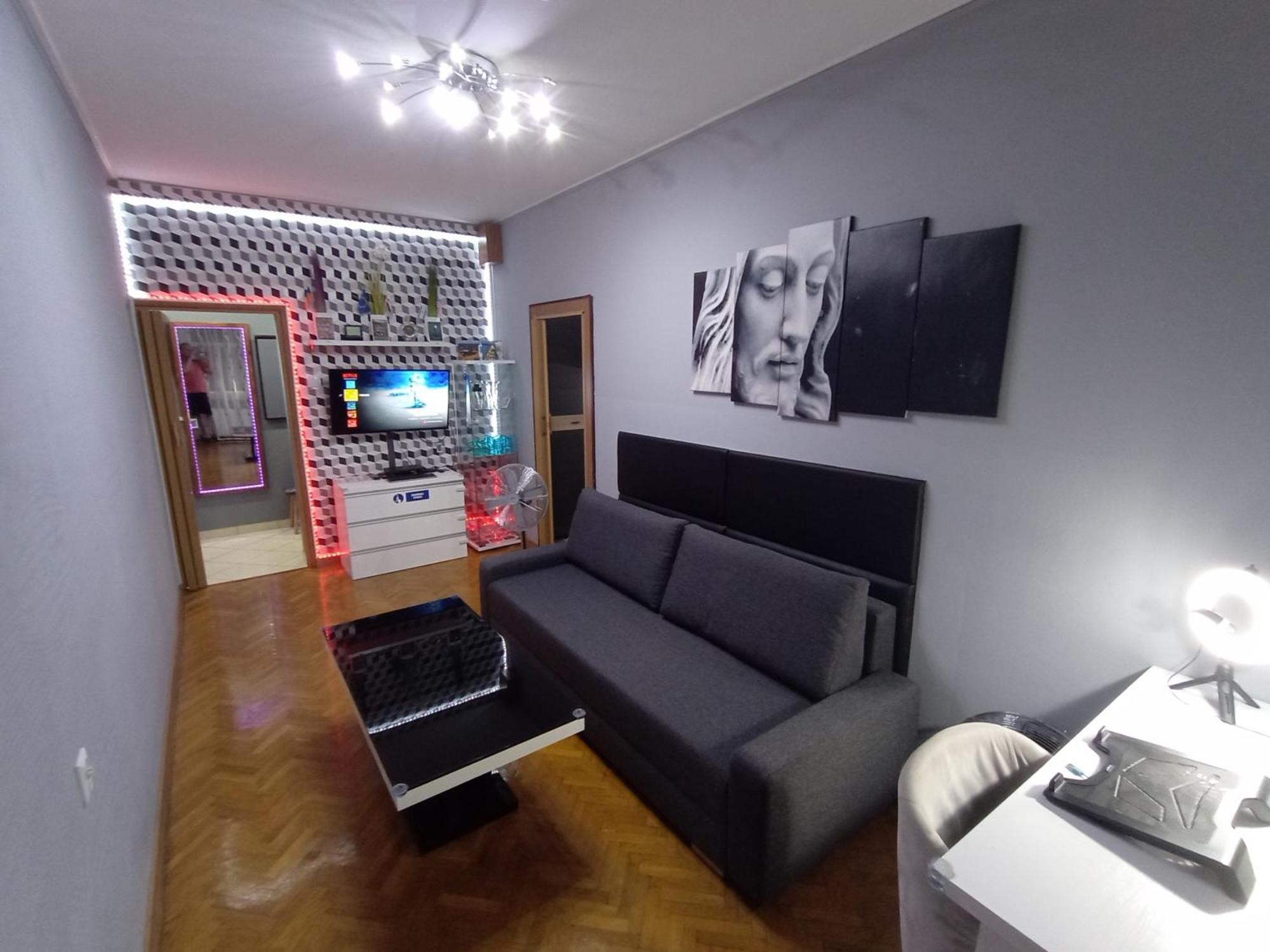 APARTAMENT VENGE -CAŁE MIESZKANIE 46m2 NA WYŁĄCZNOŚĆ - Z JEDNĄ SYPIALNIĄ I JEDNYM SYPIALNO-SALONEM -3 PIĘTRO BEZ WINDY- REZERWACJA BEZ KARTY KREDYTOWEJ-KLIMATYZACJA-NETFLIX-2 ŁÓŻECZKA DZIECIĘCE-ŚNIADANIE XXL 30zł Breslavia Exterior foto